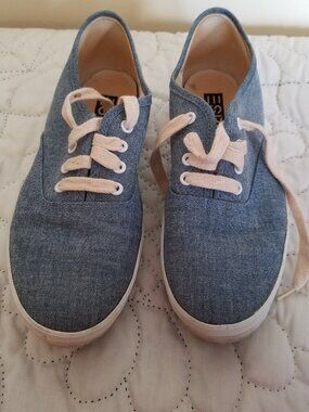 Vintage Esprit canvas low-top sneakers Size 6